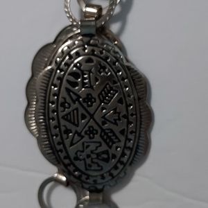 Native American Style Necklace or Belt 30-32 inch.Made in Hong Kong. Silver Blk.